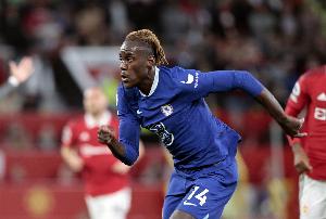 首开纪录！查洛巴英超进球数上双，其中5球是接角球助攻头球破门