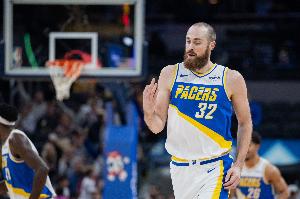 文班场均3.6封盖&赫夫2.3封盖！赫夫总盖帽第1&出场时间少于文班