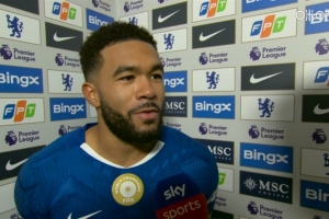 詹姆斯：很早就少打一人因此失望只拿1分 本以为还会再有一张红牌