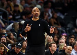 火箭本赛季的进攻效率、防守效率和净效率皆高居联盟第二