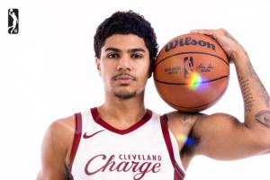 能回NBA吗？20年7号秀海斯G联盟轰40分创生涯新高 10月被骑士裁掉