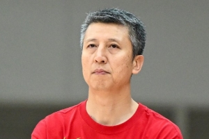 媒体人：中国男篮很多都是空位3分不中 基本功太糙的短板彻底暴露