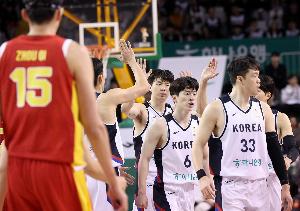 媒体人：我们实力明明不至如此 怎么就打出了这种比赛？想不明白