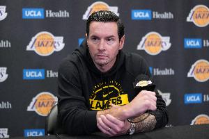 半场领先20分！雷迪克：鹈鹕下半场将会打区域联防 这很简单