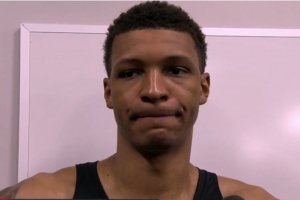 球队篮板出色？小贾：亚当斯很关键&还有侧翼的拼抢 对手很难抢到