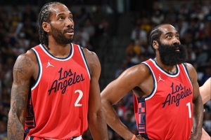 队记：快船在这个糟糕的赛季再次刷新下限 不敌人手不足的独行侠