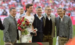 赫内斯：让穆勒离队的决定至关重要，他留队将挤压年轻人出场时间