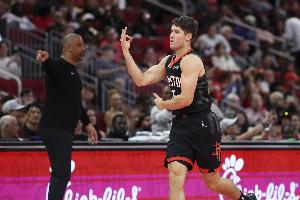 打出特点！谢泼德半场攻防表现不错 5中3拿到7分2板2助4断1帽