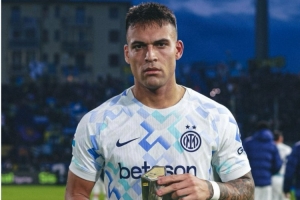 梅开二度！意甲官方：劳塔罗当选国米2-0比萨全场最佳球员