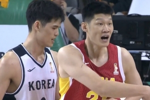 雪上加霜！胡金秋被吹进攻犯规 个人已累计3犯在身