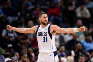 快船替补合计得到5分 而独行侠41分：克莱23分&布威14分