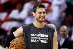 斯普利特：波波当年告诉我 ‘你刚到美国不熟悉队友 就不会上场’