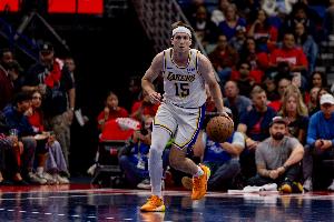 美记：里夫斯简直就是个超级巨星 目前来看入选最佳阵容毫无悬念