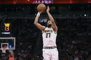 掘金VS马刺裁判报告：1次漏判对掘金不利 最后1.6秒漏吹穆雷3+1