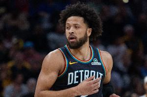 迈向超巨！康宁汉姆25中14砍29分4板8助2断1帽 关键攻防锁定胜局