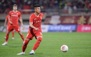 黄希扬：重庆铜梁龙冲超后我的心愿已完成，还没考虑是否再踢中超