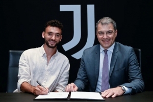 跟队记者：除了博洛尼亚，佛罗伦萨也询问了若昂·马里奥的信息