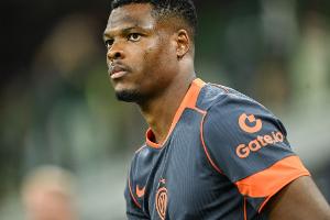 记者：利物浦已向国米询问邓弗里斯的情况，希望新援能马上出战